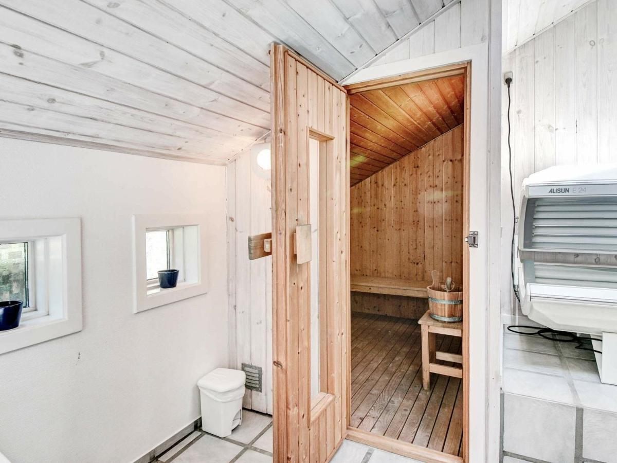 8 Person Holiday Home In Nex Vester Somarken Экстерьер фото